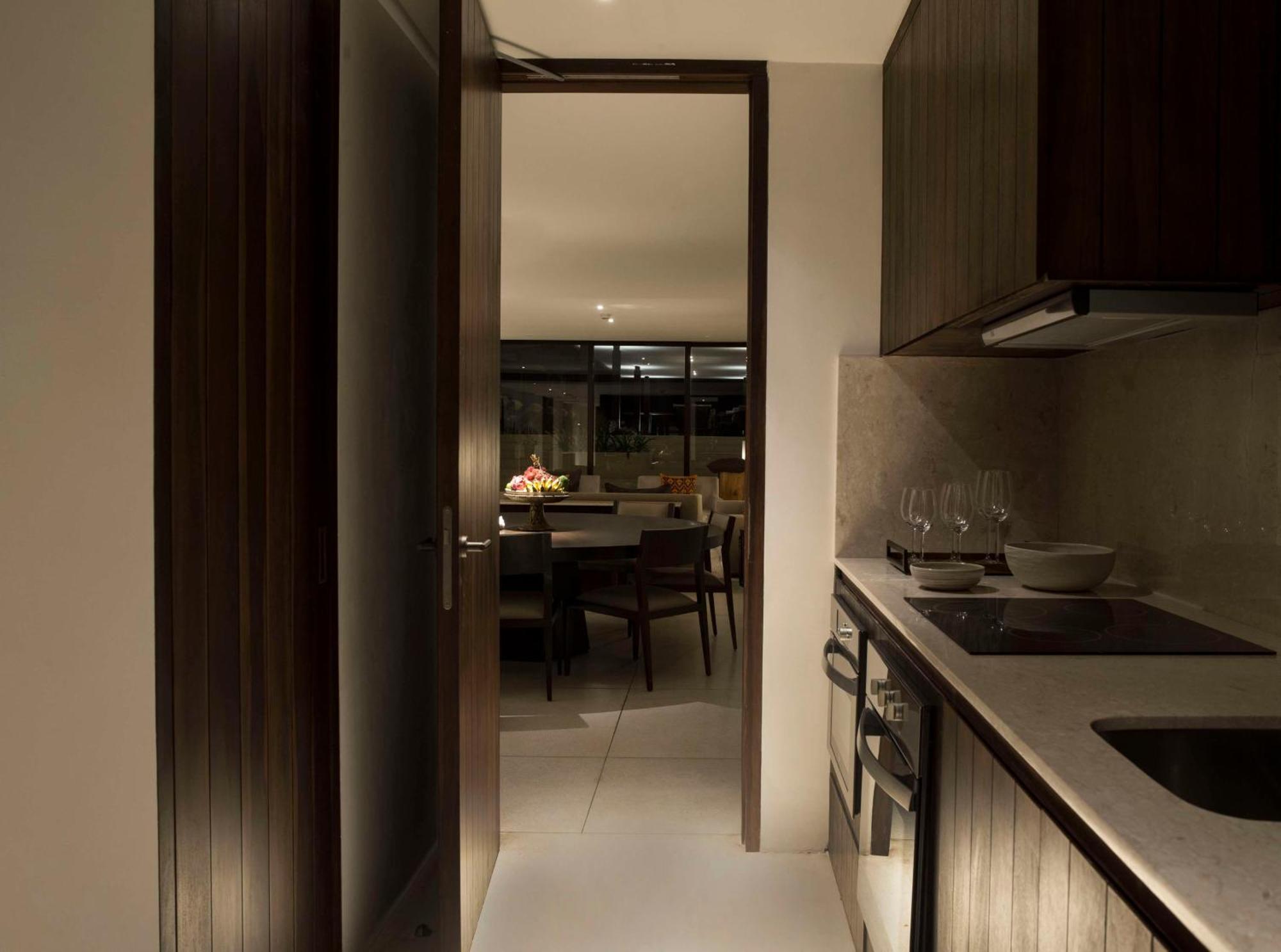 Отель Alila Seminyak Экстерьер фото Kitchen