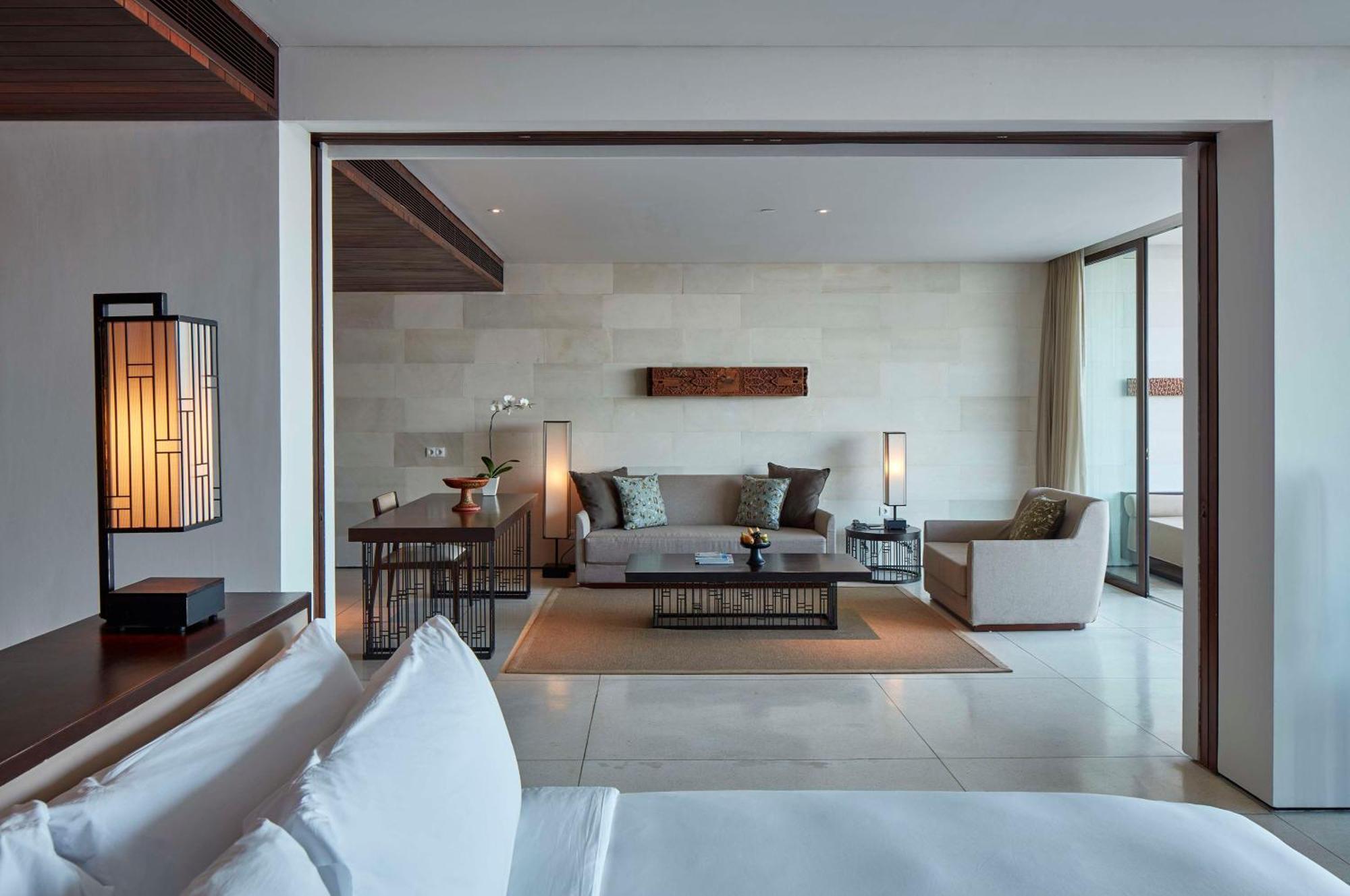 Отель Alila Seminyak Экстерьер фото A suite at the hotel