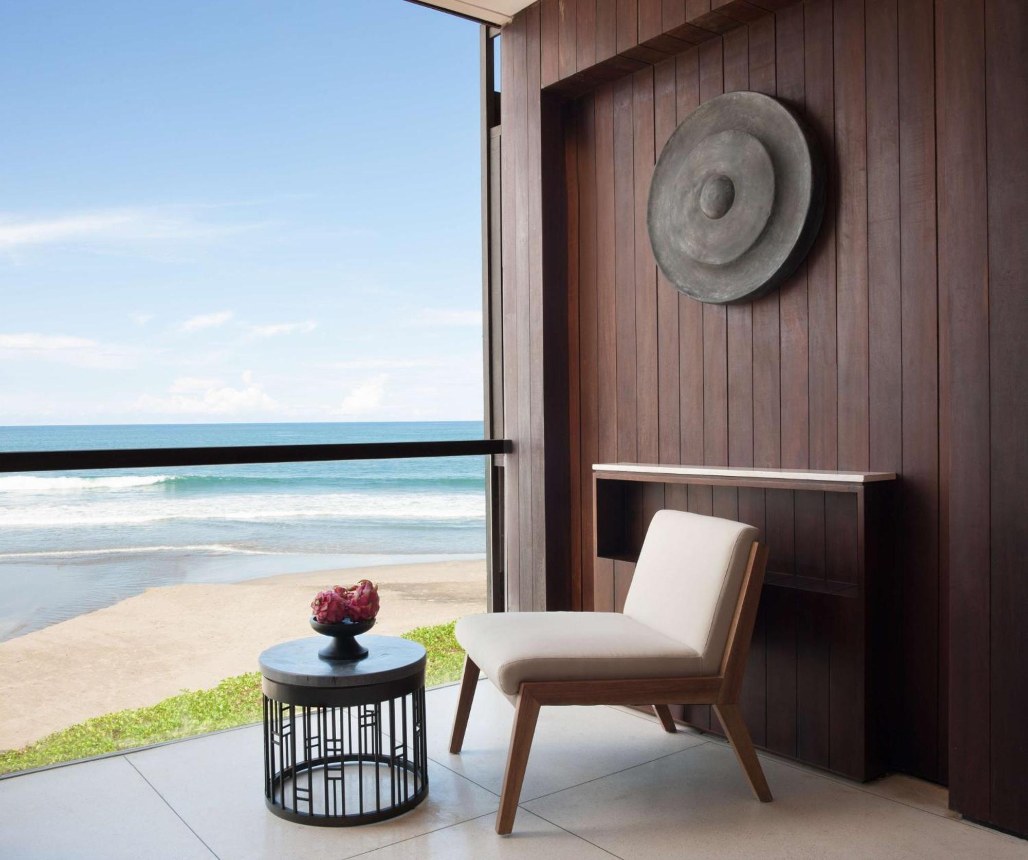 Отель Alila Seminyak Экстерьер фото The Beachfront