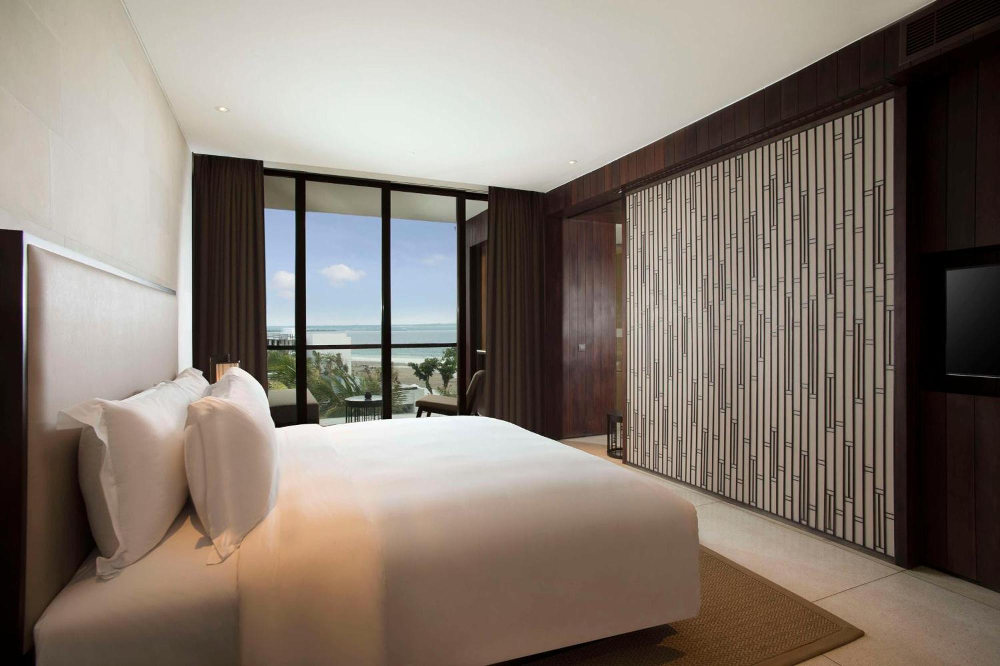 Отель Alila Seminyak Экстерьер фото A bedroom at the hotel