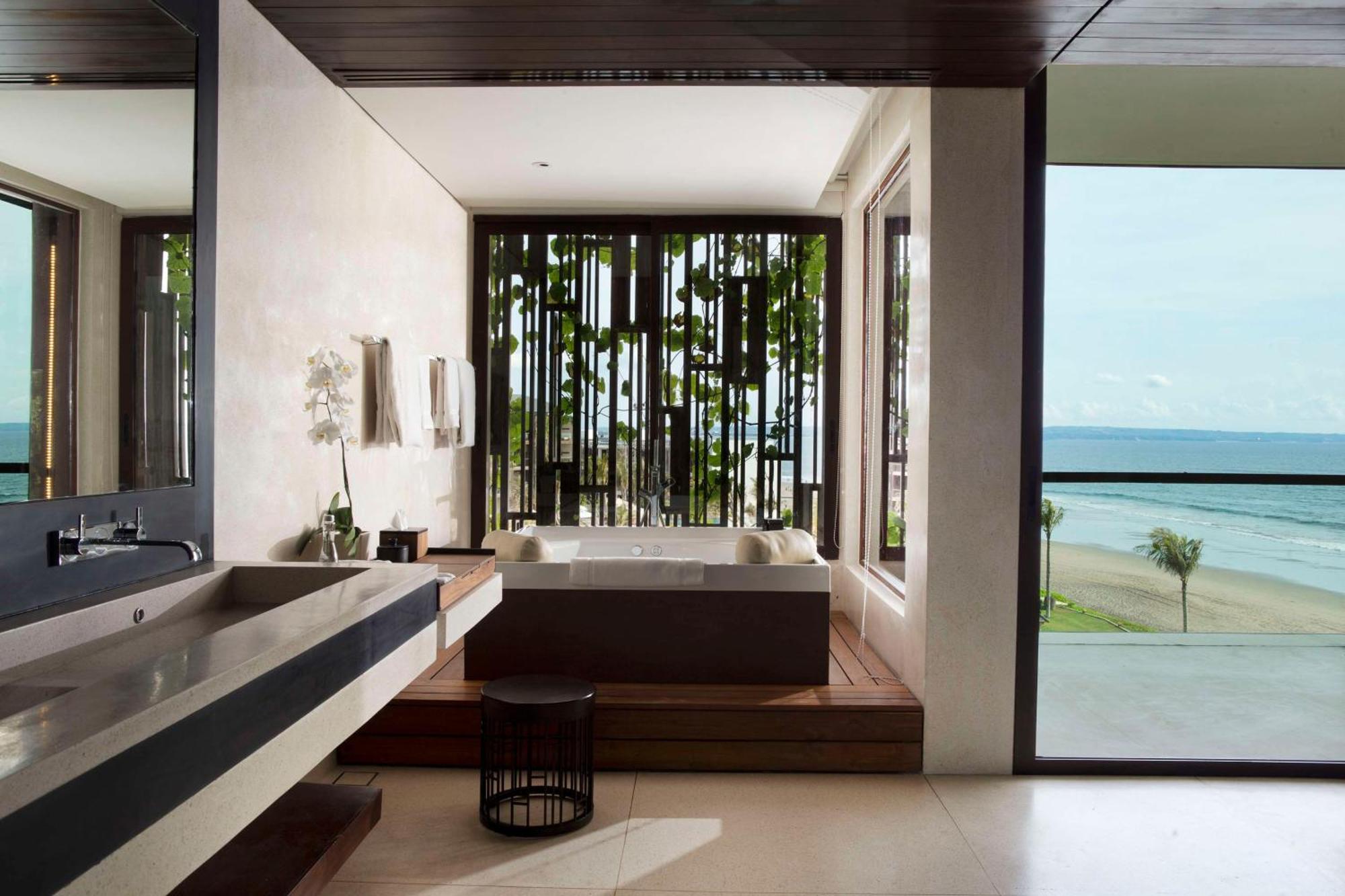 Отель Alila Seminyak Экстерьер фото Bathroom