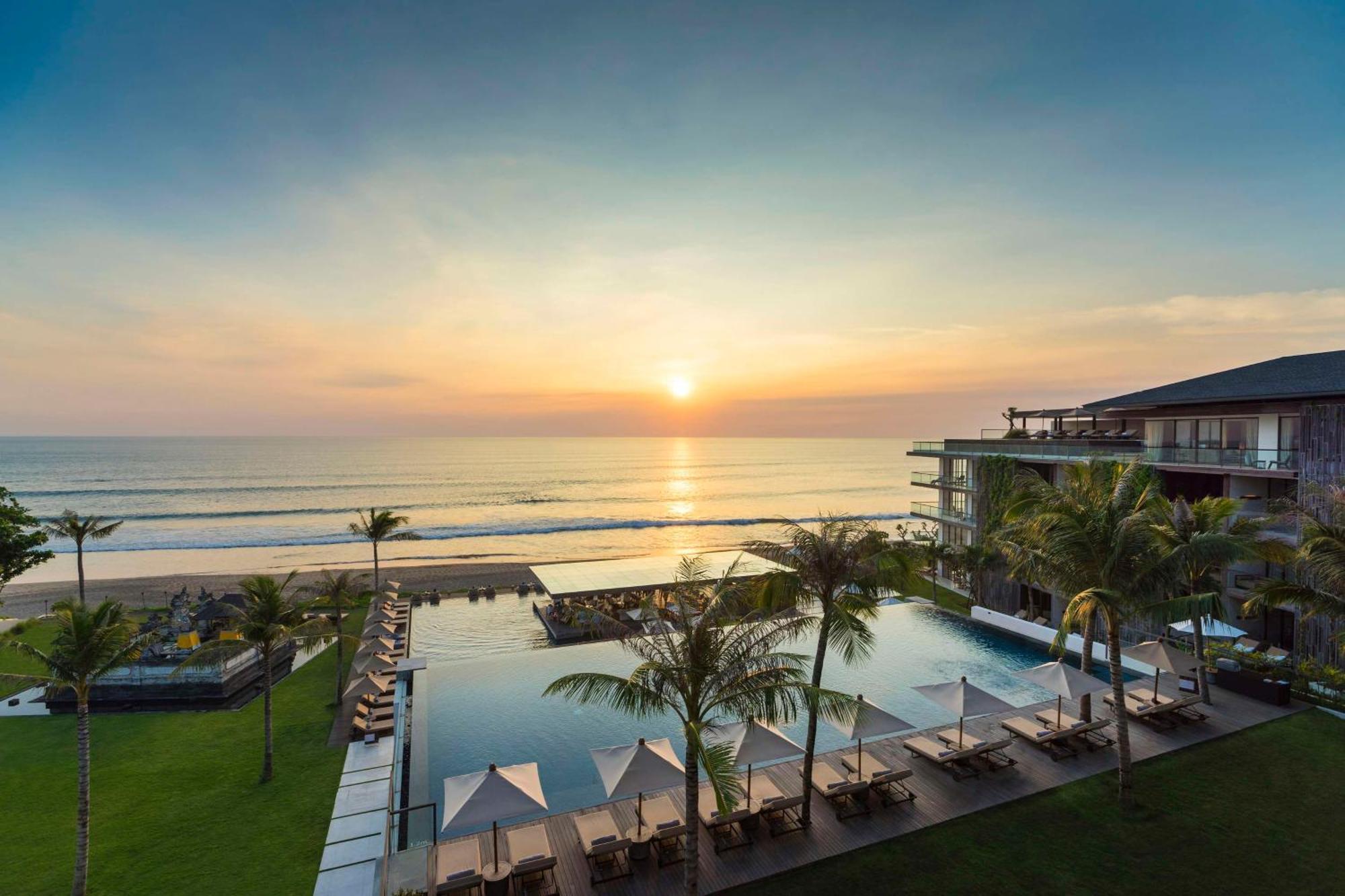 Отель Alila Seminyak Экстерьер фото The Beachfront Resort