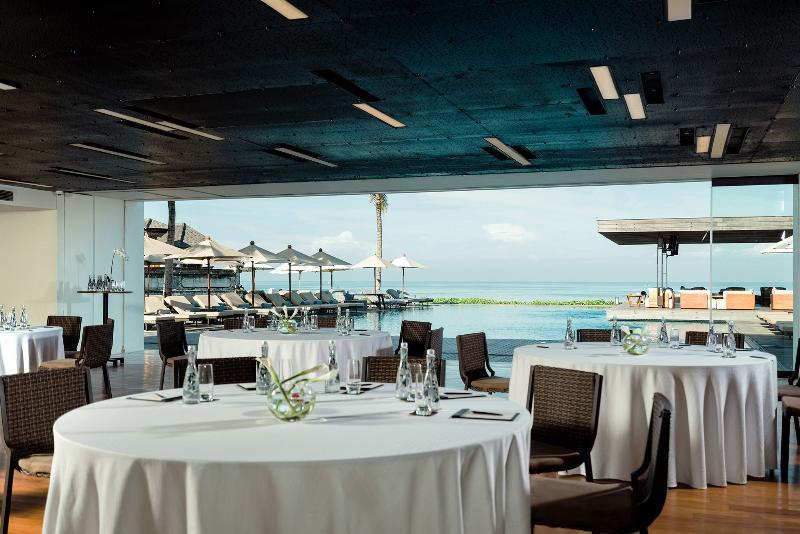 Отель Alila Seminyak Экстерьер фото The restaurant