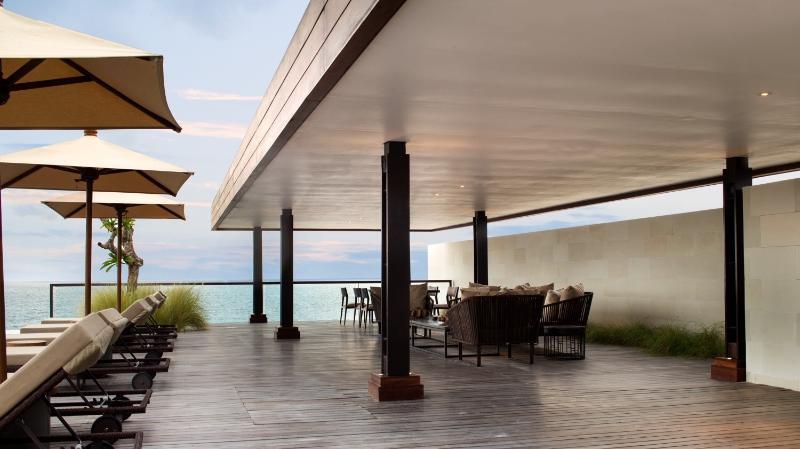 Отель Alila Seminyak Экстерьер фото The Sky Bar